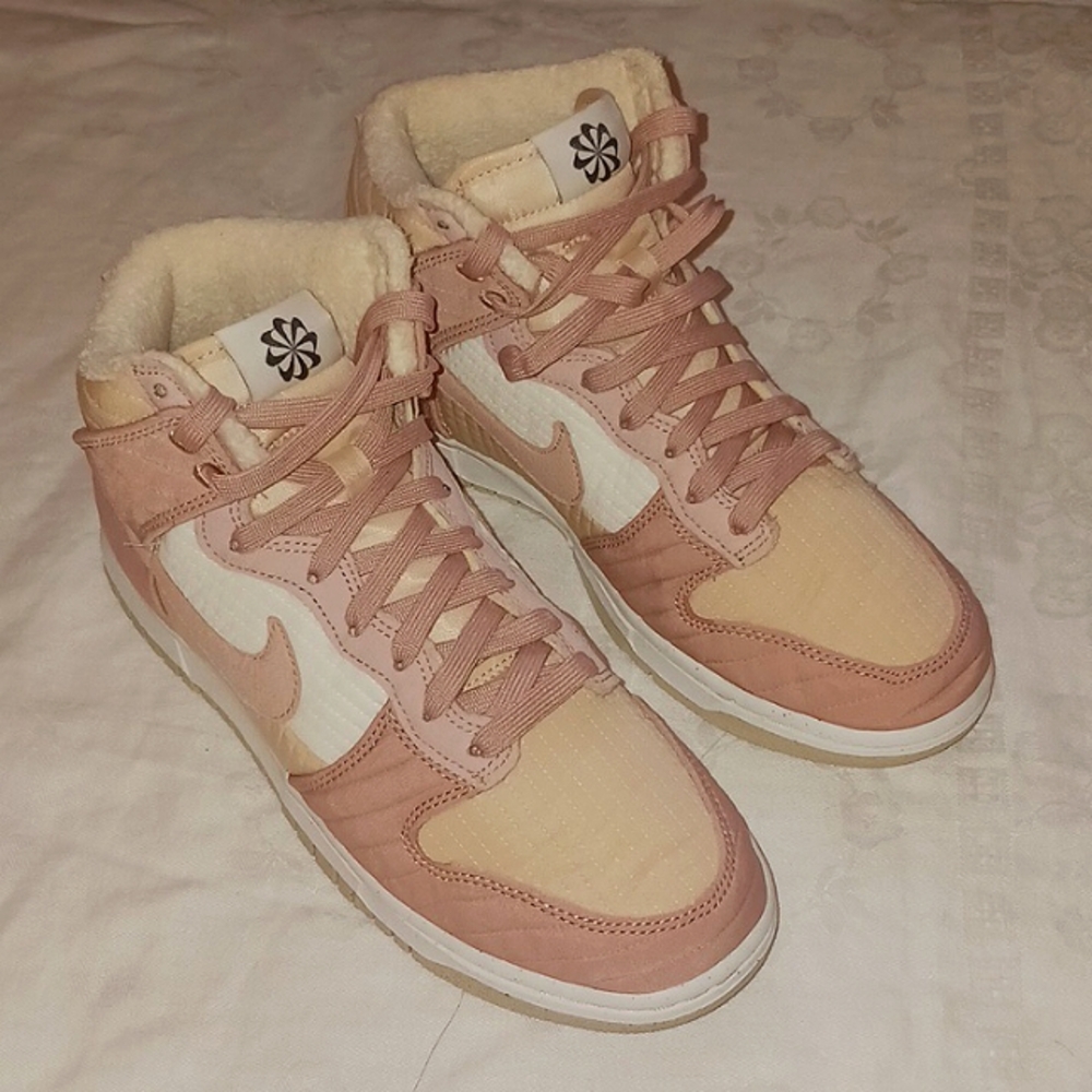 NIKE DUNK HIGH LX NEXT NATURE TOASTY DN9909-200 • Pink, Women's 8, Cream • A-3